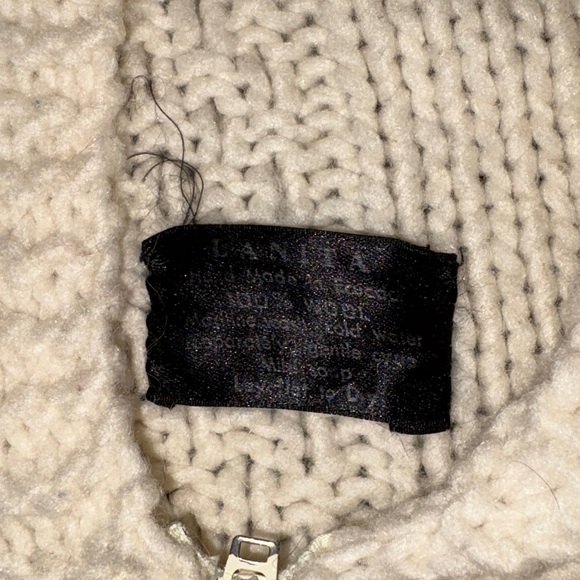 LANITA 100% wool Cozy Cream Cable Knit Hooded Sweater - Picture 8 of 8